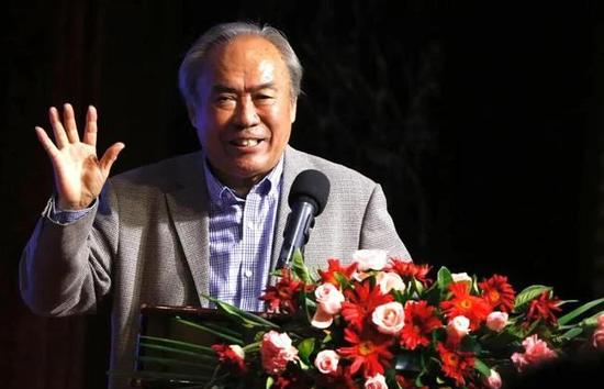 她曾想过，要不干脆就去ktv当个公主，如果遇见有钱的客人，偶尔也可以私下里陪着开个房，反正她现在已经看开了，自己跟萧益谦之后，名声在金陵本地已经坏了。