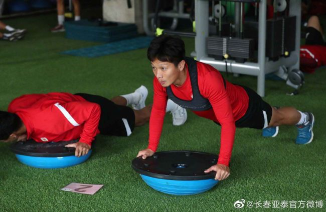 弗拉泰西表示：“两年前，当我想要离开萨索洛的时候，萨索洛CEO卡尔内瓦利和我的经纪人说服我留在萨索洛，他们告诉我那可能不是一个离队的好时机，要想成功有时候不能太心急。